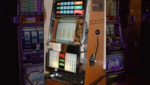 mesin video slot pertama 1976 Fortune Coin Las Vegas
